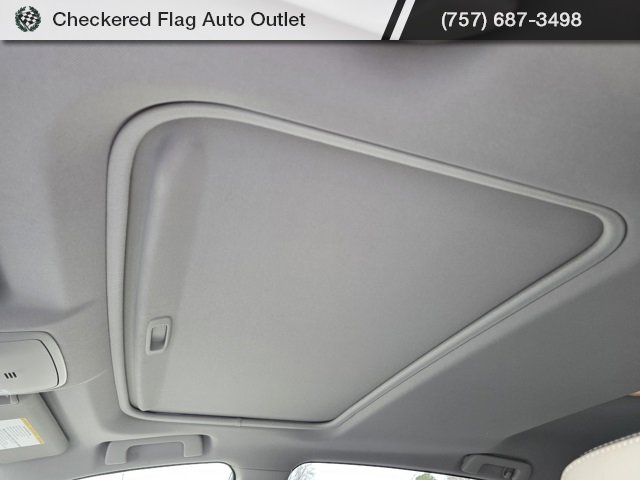 Used 2017 Toyota RAV4 Limited image 23