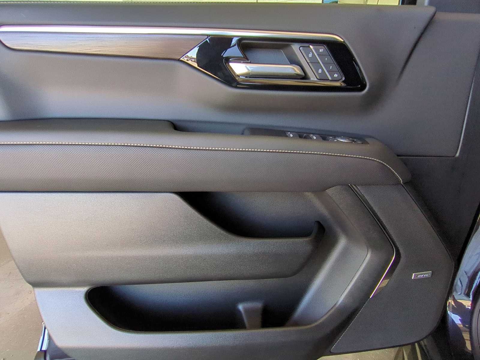New 2026 Chevrolet Suburban Premier AWD/4WD image 10