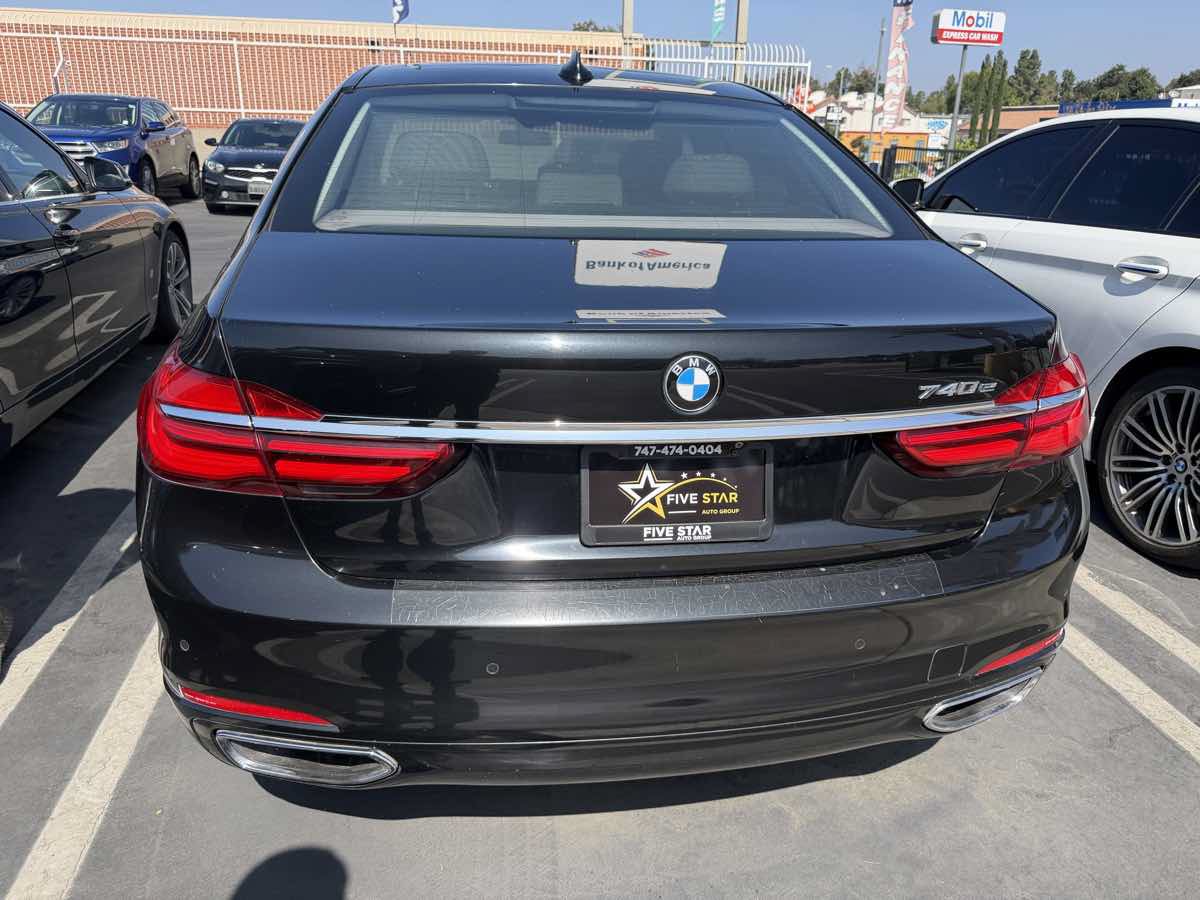 Used 2018 BMW 740e xDrive AWD/4WD image 7
