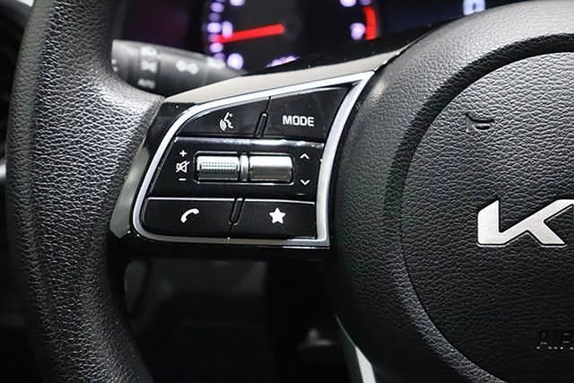 Used 2022 Kia Forte LXS image 21