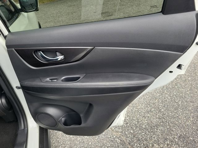 Used 2019 Nissan Rogue SV w/ Premium Package AWD/4WD image 33