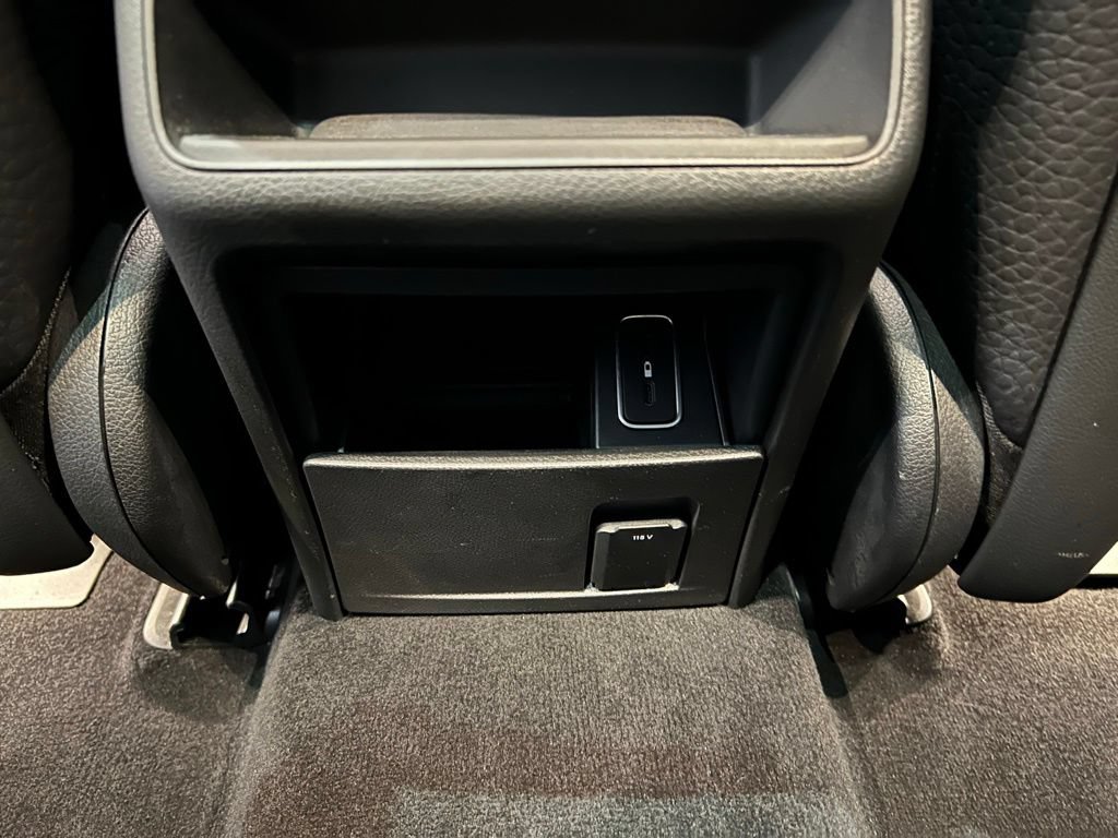 Used 2020 Mercedes-Benz GLE 580 4MATIC w/ MBUX Technology Package image 31