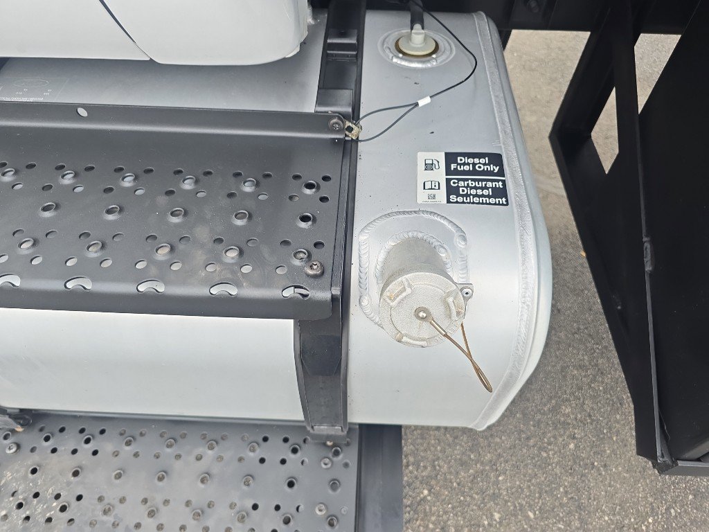 Used 2022 Ford F750 2WD Regular Cab Super Duty image 14