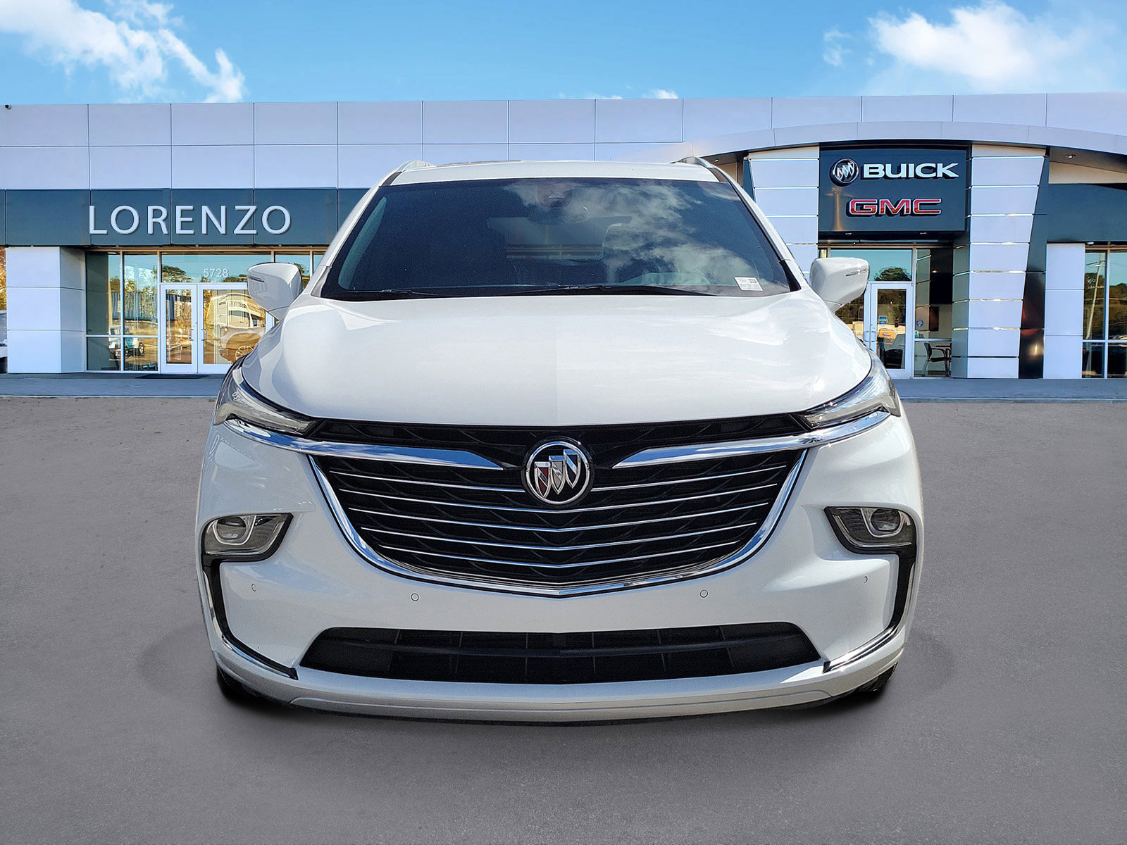 Used 2023 Buick Enclave Essence image 2