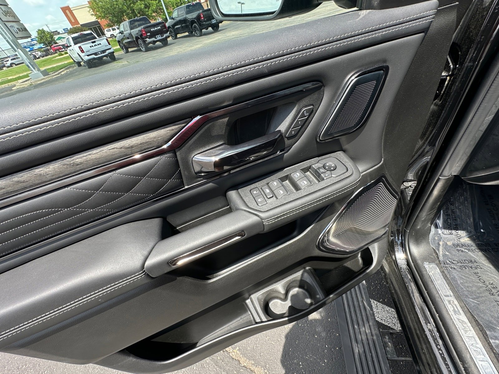 New 2025 RAM 1500 Limited image 21