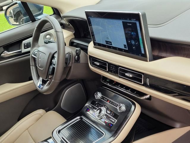 Used 2021 Lincoln Nautilus Reserve w/ Equipment Group 202A image 14