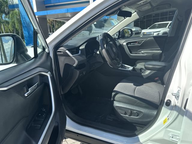 Used 2024 Toyota RAV4 XLE FWD image 22