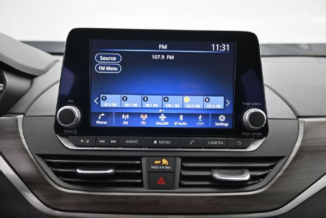 Used 2025 Nissan Altima 2.5 SV FWD image 33