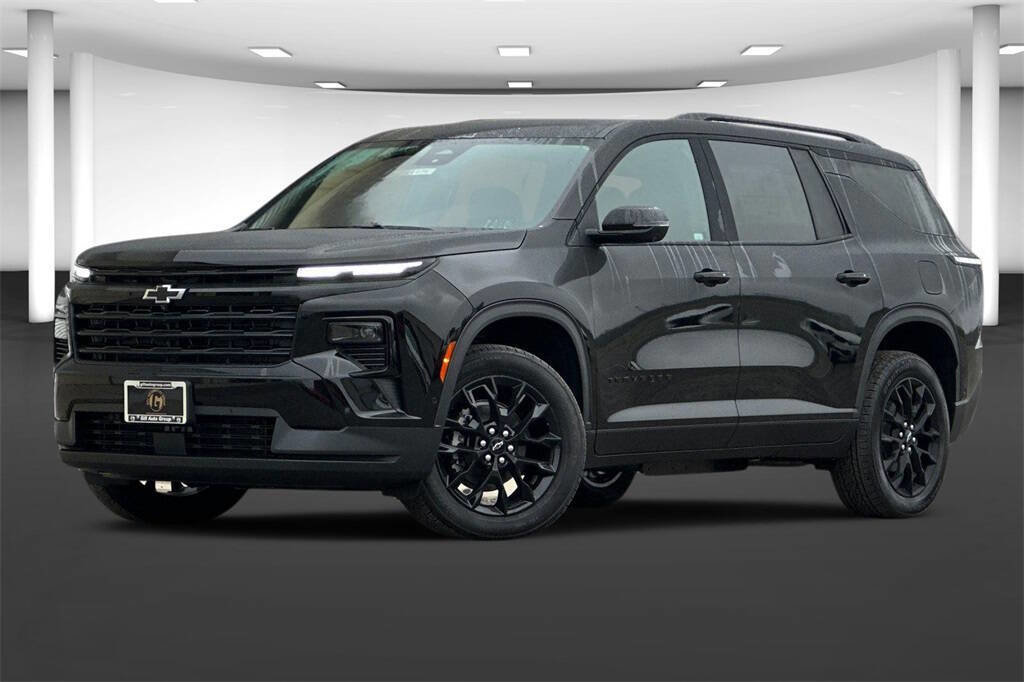 New 2026 Chevrolet Traverse LT w/ Enhanced Driving Package image 2