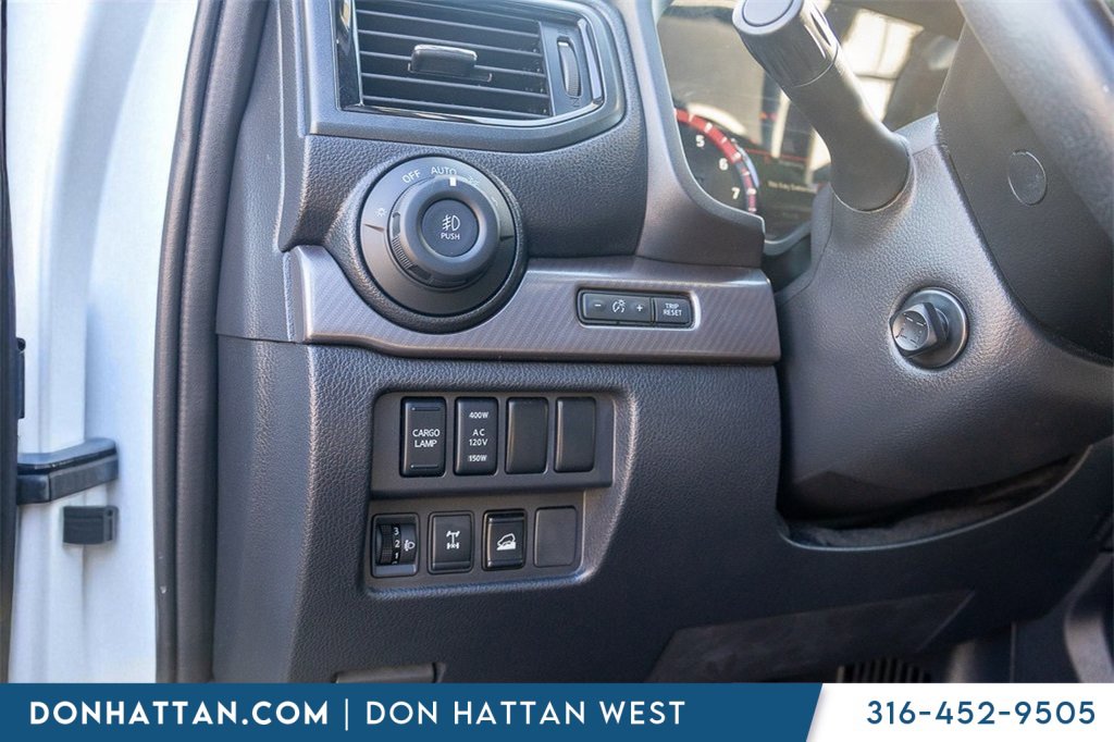 Used 2023 Nissan Titan PRO-4X w/ Pro-4x Convenience Package image 15