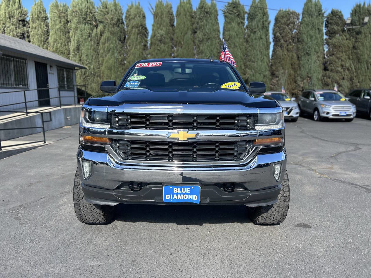 Used 2016 Chevrolet Silverado 1500 LT w/ LT Convenience Package image 3