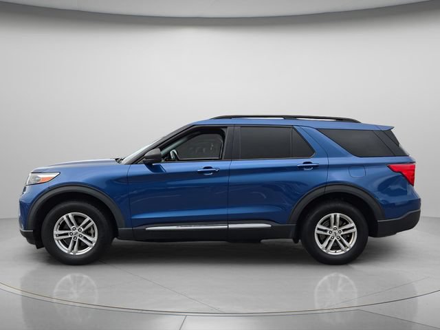 Used 2021 Ford Explorer XLT w/ Equipment Group 202A AWD/4WD image 3