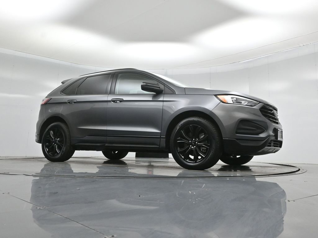 Certified 2022 Ford Edge SE w/ Black Appearance Package image 4