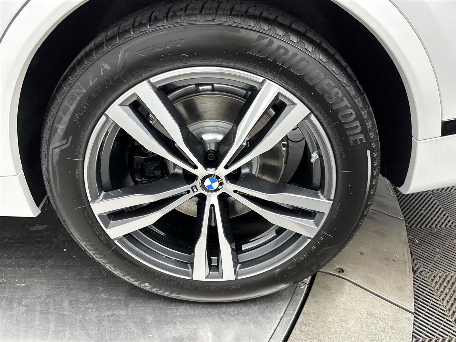 New 2026 BMW X7 xDrive40i w/ M Sport Package image 27