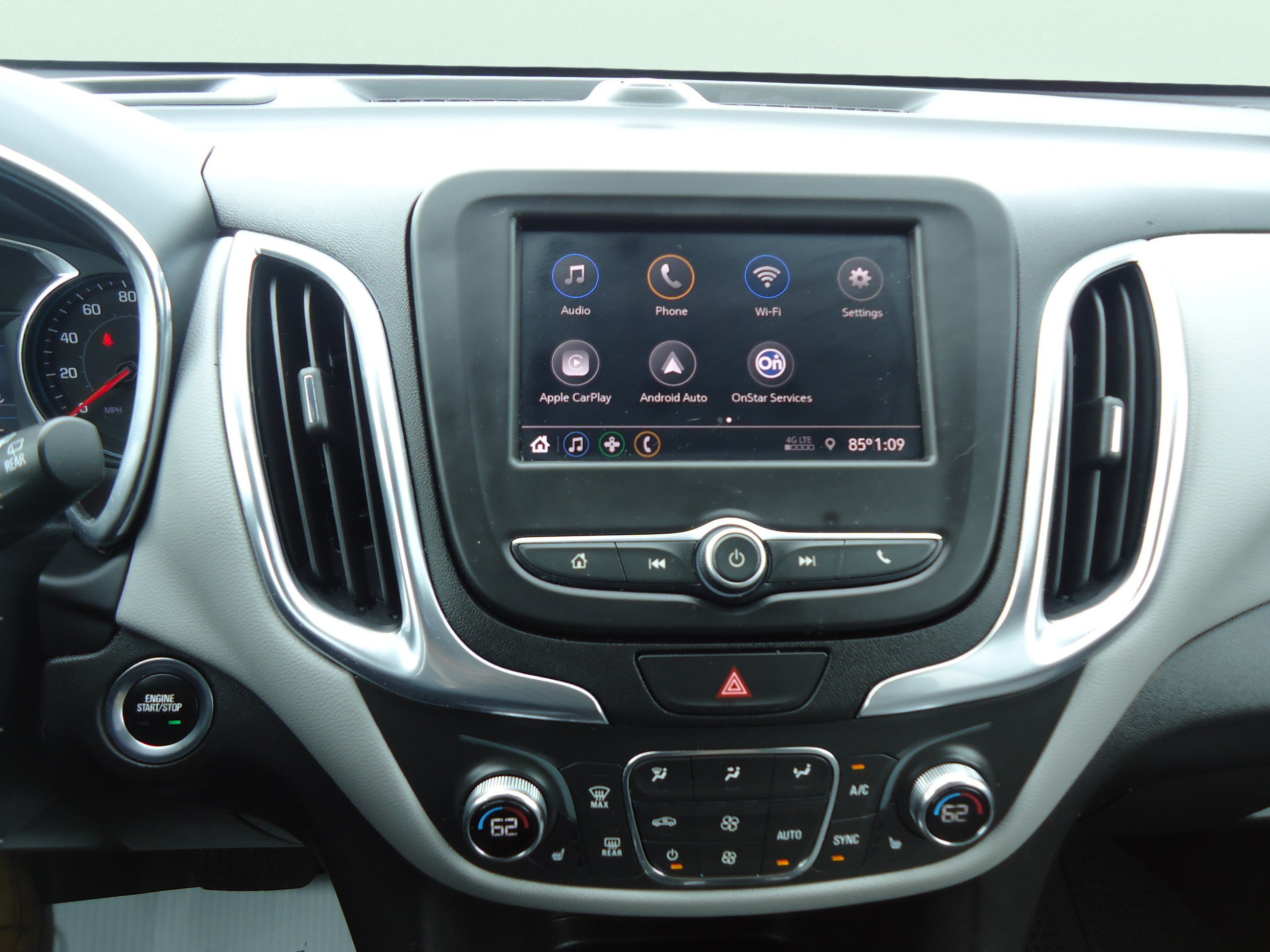 Used 2021 Chevrolet Equinox LT AWD/4WD image 16