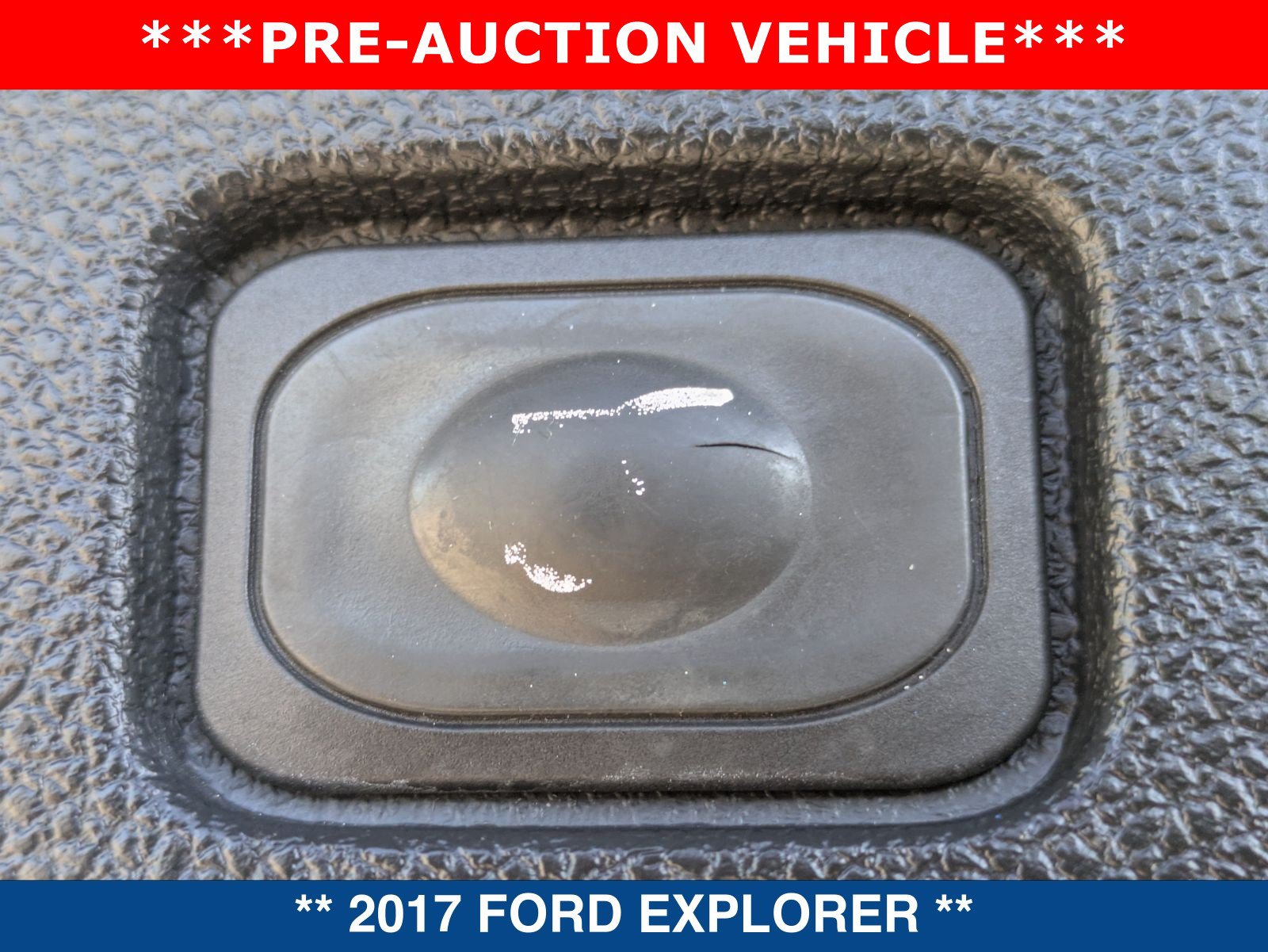 Used 2017 Ford Explorer XLT w/ Equipment Group 202A FWD image 15