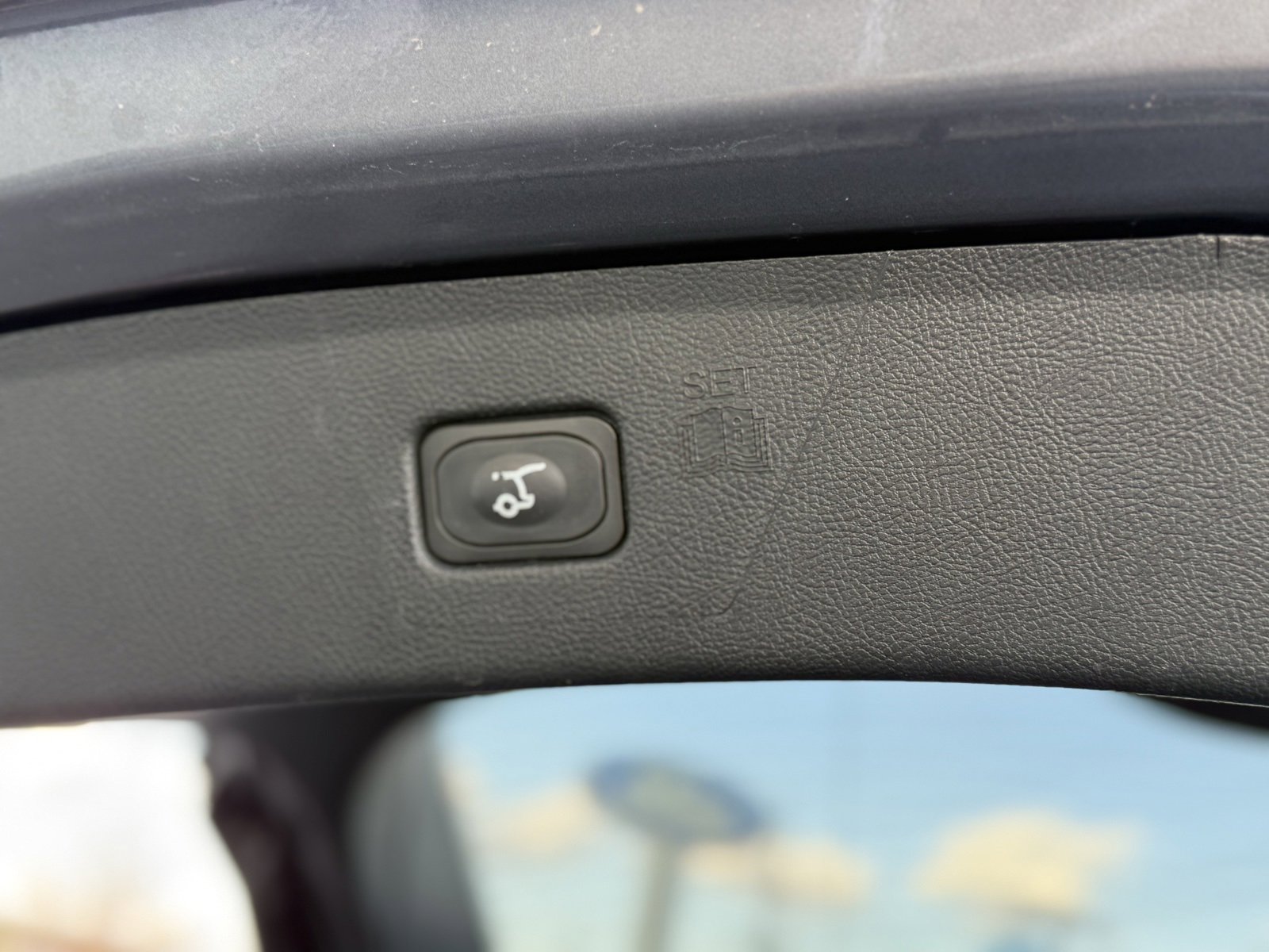 Used 2024 Ford Edge SEL w/ Convenience Package image 9