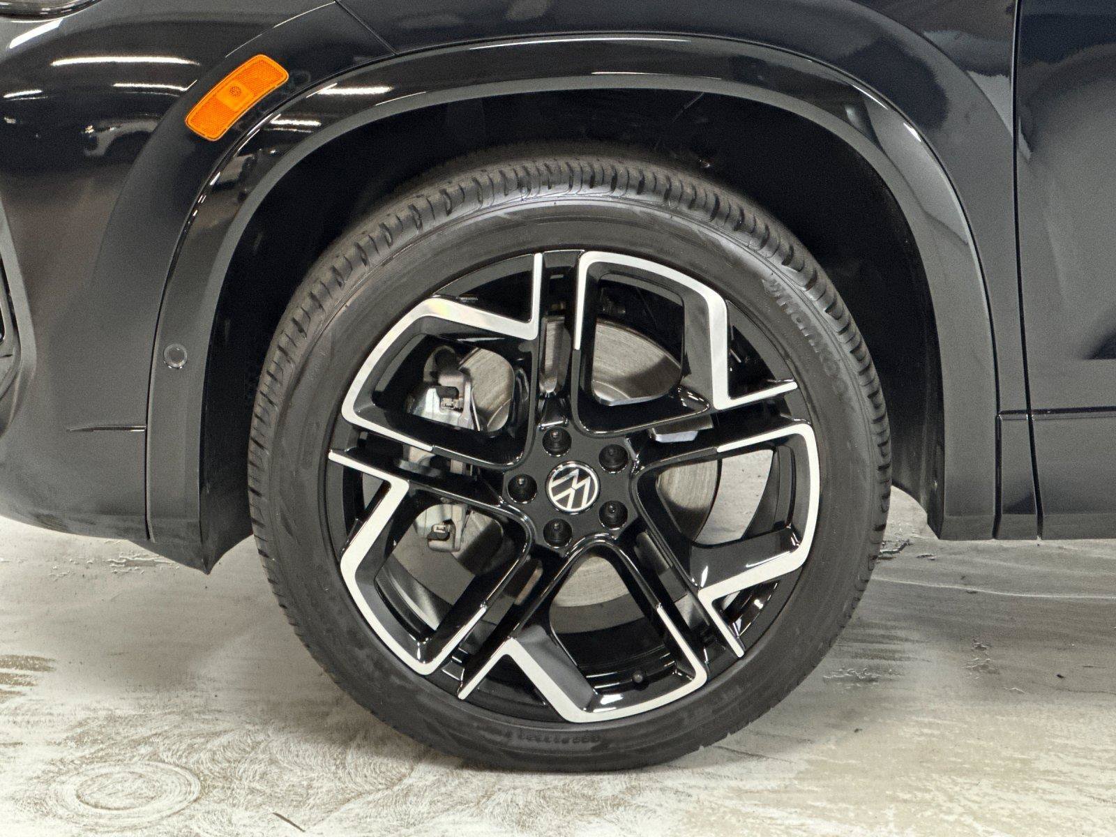 New 2026 Volkswagen Tiguan SEL R-Line AWD/4WD image 25