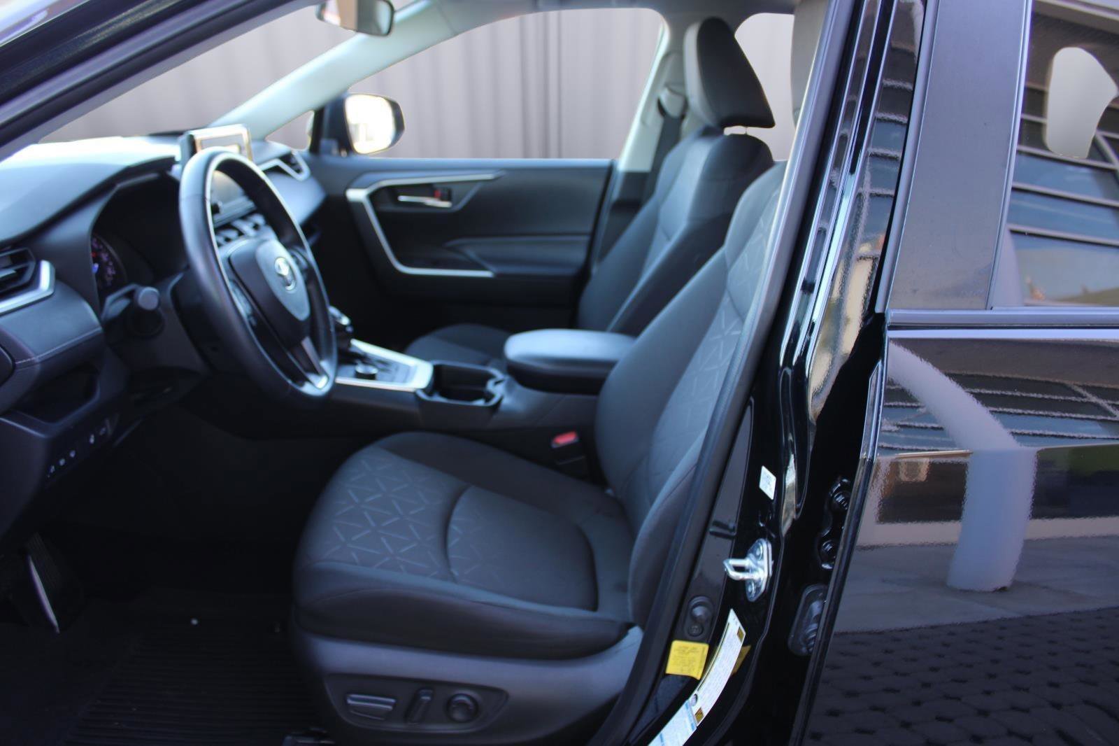 Used 2021 Toyota RAV4 AWD Hybrid image 33