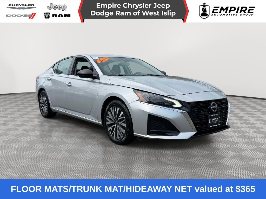 Used 2024 Nissan Altima 2.5 SV FWD image 1