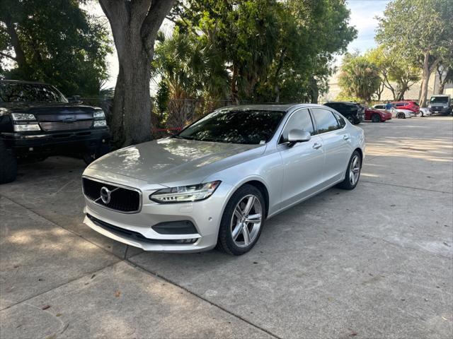 Used 2018 Volvo S90 T5 Momentum w/ Convenience Package FWD image 2
