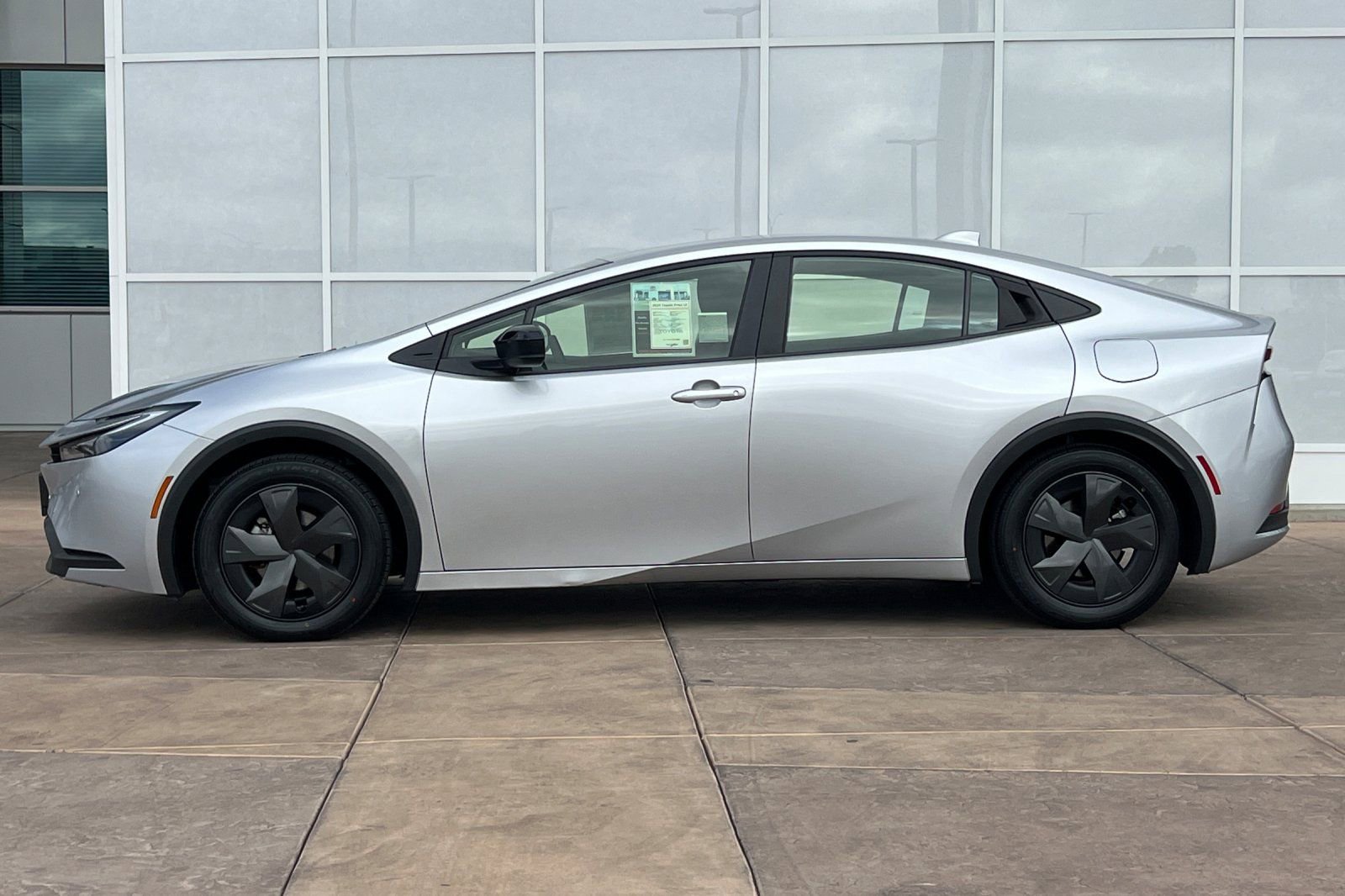 Used 2024 Toyota Prius LE image 7