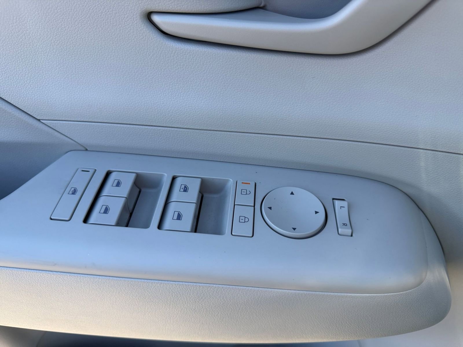 Used 2025 Hyundai Kona SEL image 20