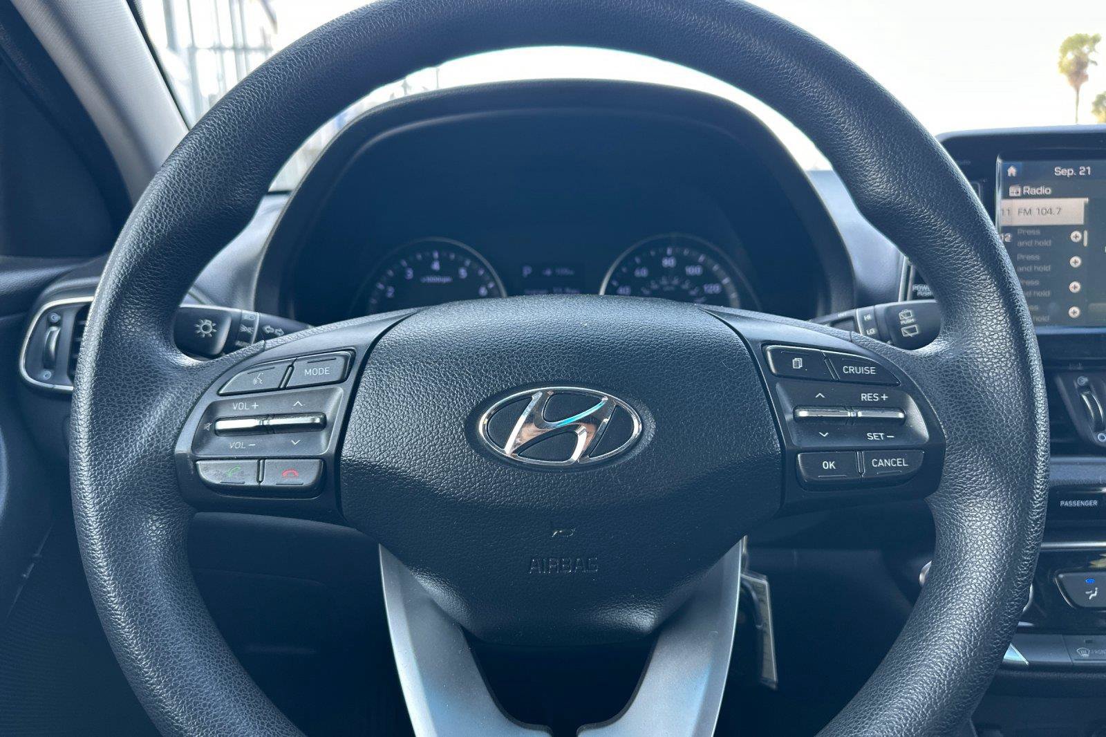 Used 2020 Hyundai Elantra GT FWD image 21