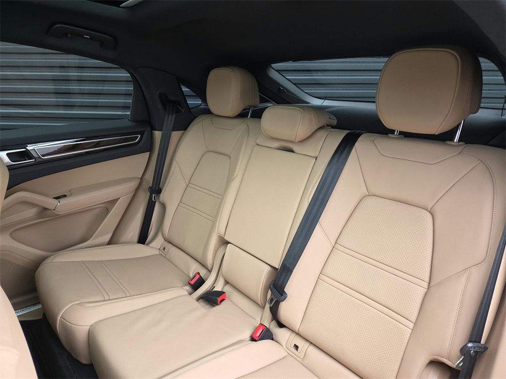 Used 2021 Porsche Cayenne Coupe image 16