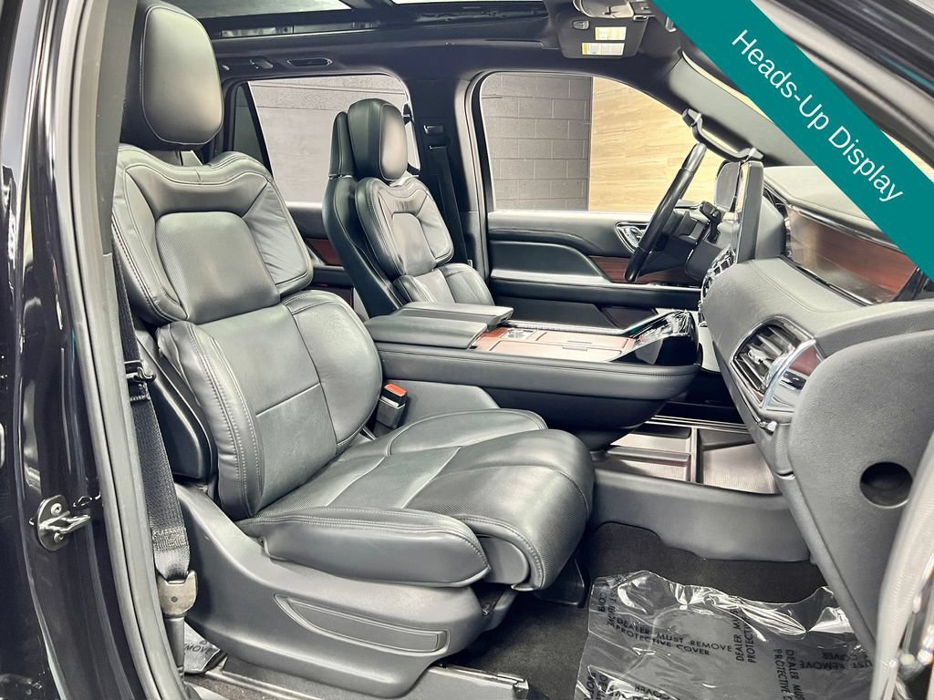 Used 2022 Lincoln Navigator Reserve AWD/4WD image 9