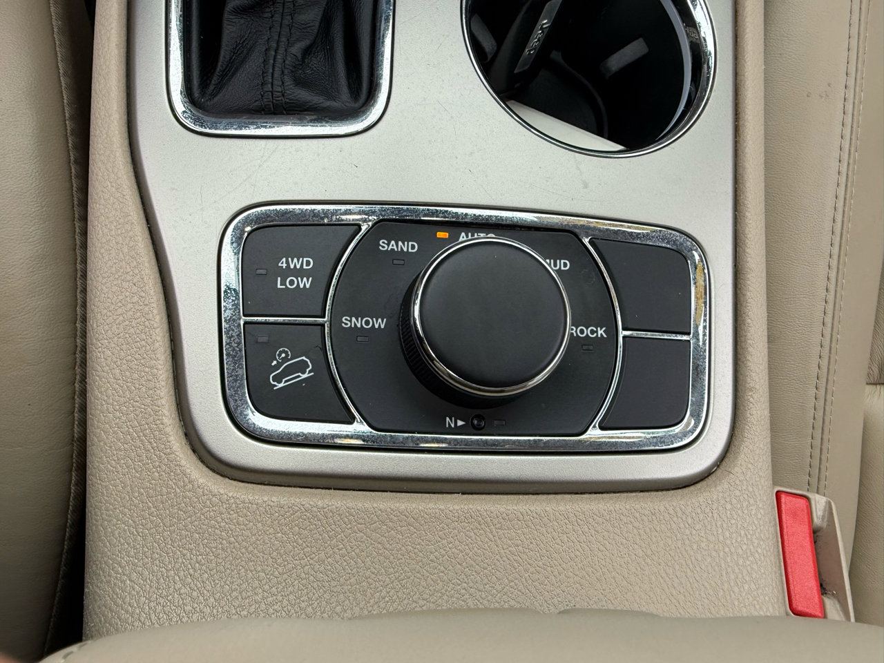 Used 2017 Jeep Grand Cherokee Limited w/ Trailer Tow Group IV image 28