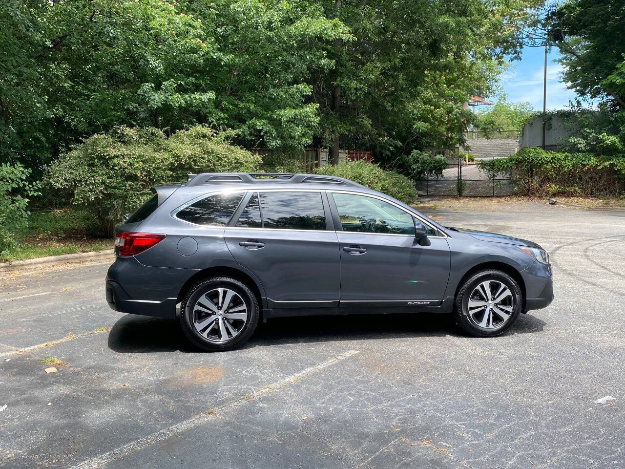 Used 2019 Subaru Outback 2.5i Limited AWD/4WD image 4