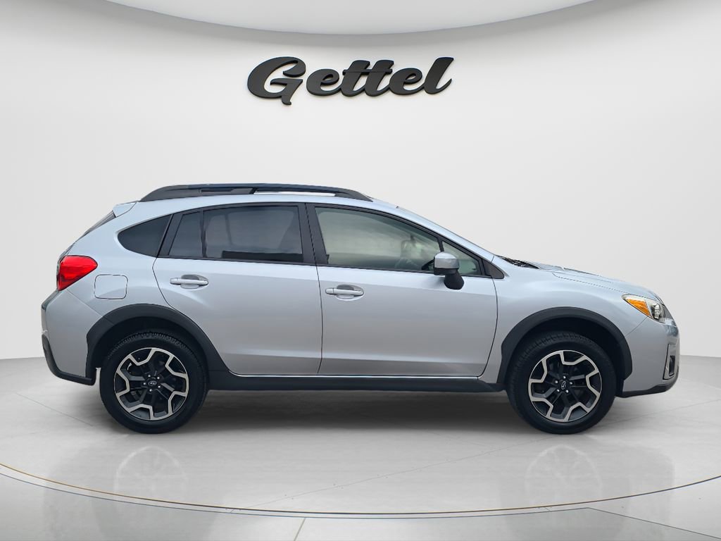 Used 2017 Subaru Crosstrek 2.0i Premium AWD/4WD image 3