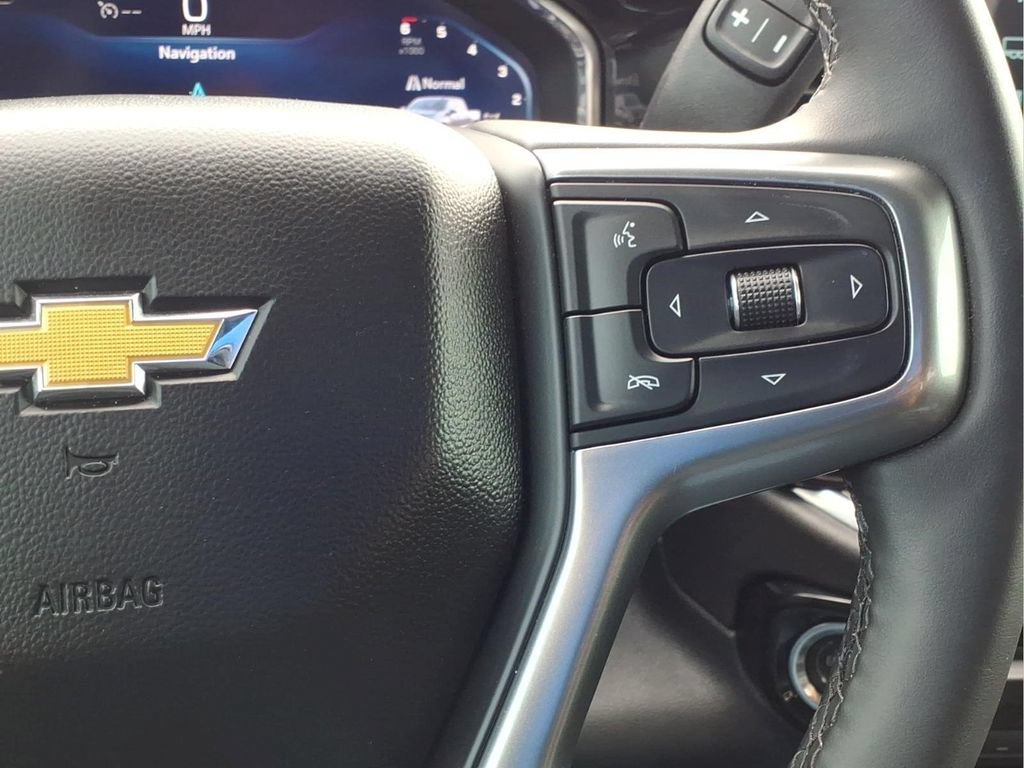 Used 2025 Chevrolet Silverado 1500 LT AWD/4WD image 21