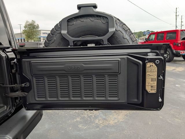 New 2025 Jeep Wrangler Unlimited Rubicon 392 image 31