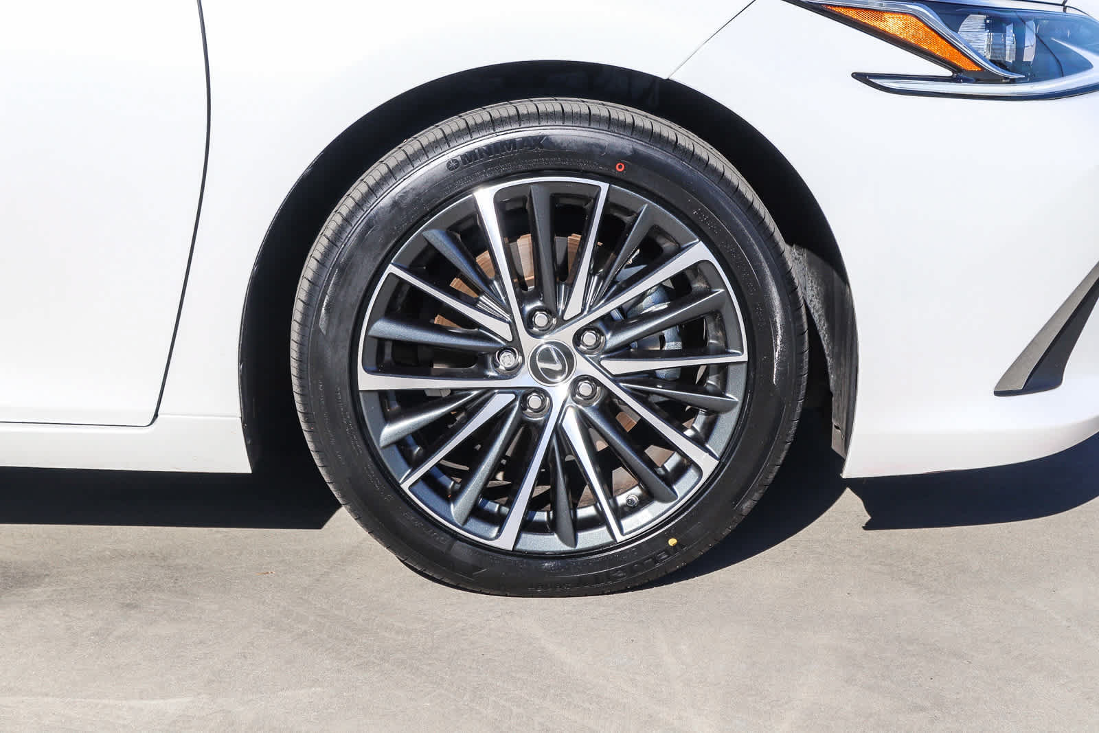 Used 2022 Lexus ES 300h w/ Premium Package FWD image 9