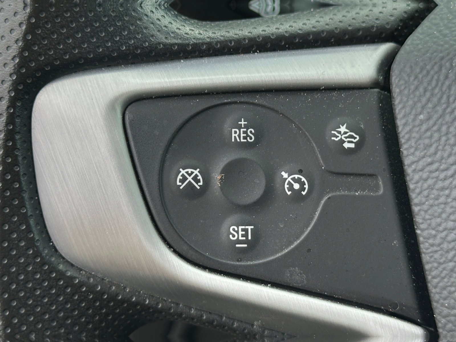 Used 2024 GMC Terrain SLE w/ Driver Convenience Package FWD image 29