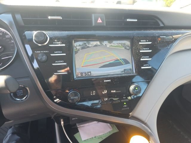 Used 2020 Toyota Camry SE w/ Convenience Package image 11