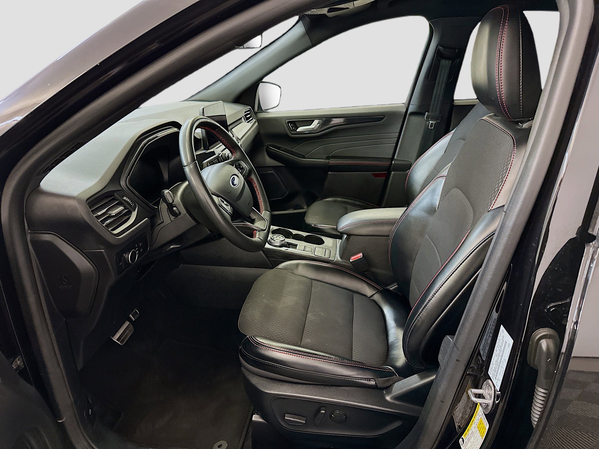 Used 2024 Ford Escape ST-Line image 13