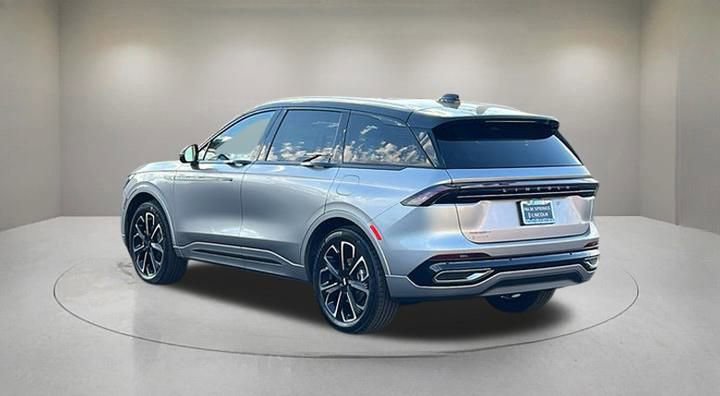 New 2026 Lincoln Nautilus Reserve AWD/4WD image 3