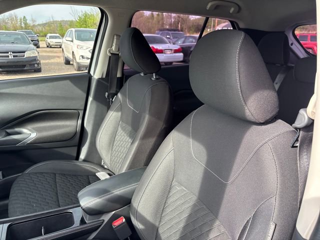 Used 2021 Nissan Kicks SV image 9