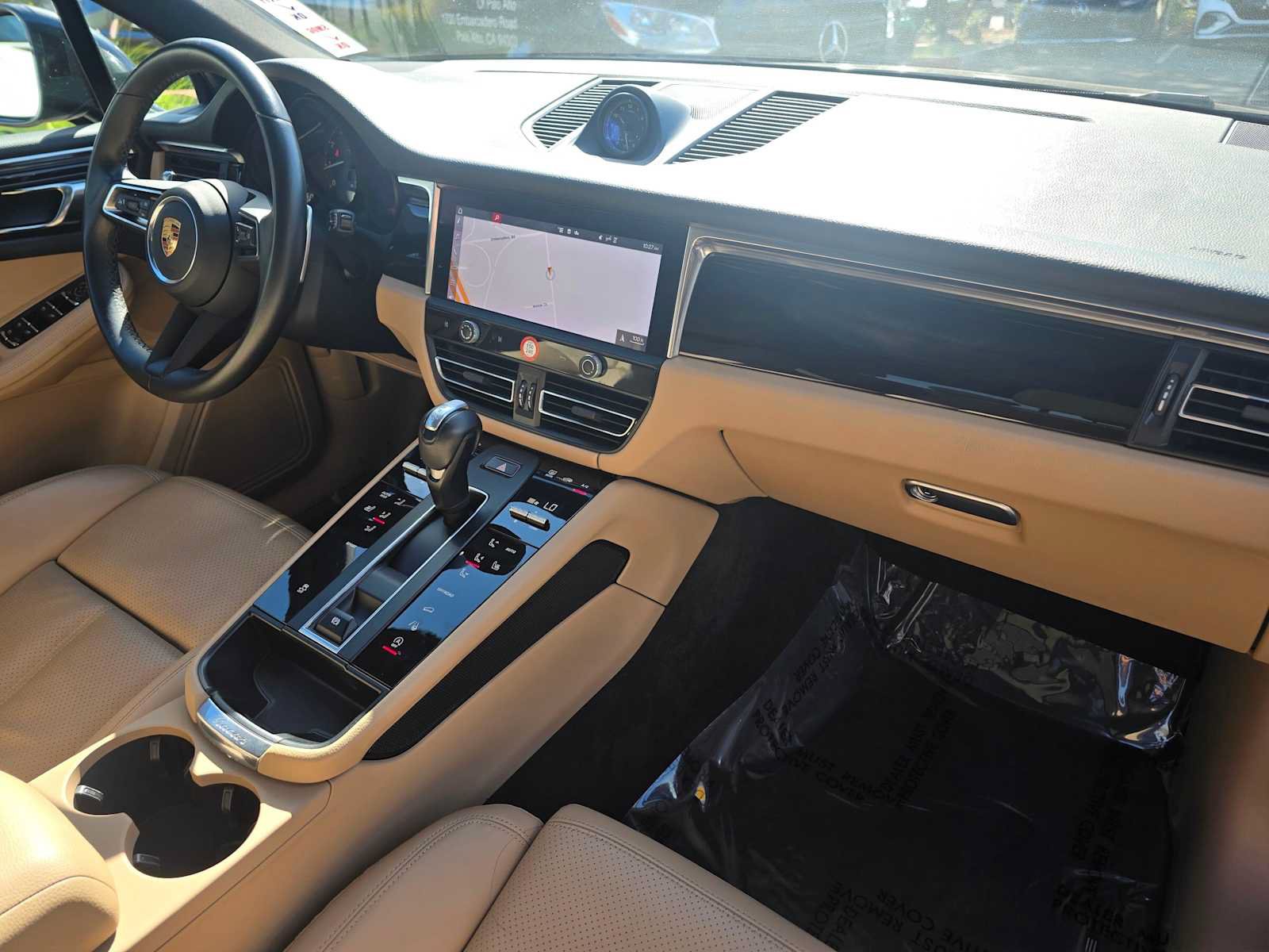 Used 2022 Porsche Macan AWD/4WD image 11