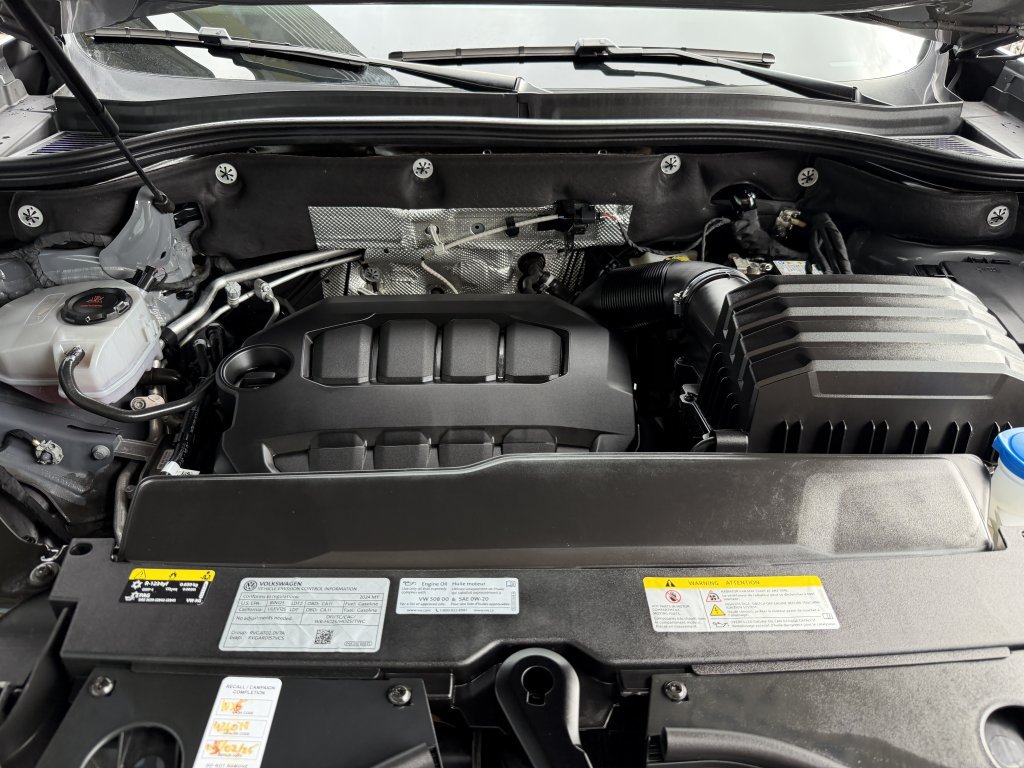 Used 2024 Volkswagen Atlas Peak Edition SE AWD/4WD image 46
