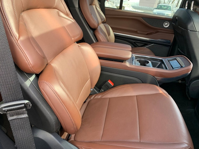 Certified 2025 Lincoln Navigator Reserve image 16