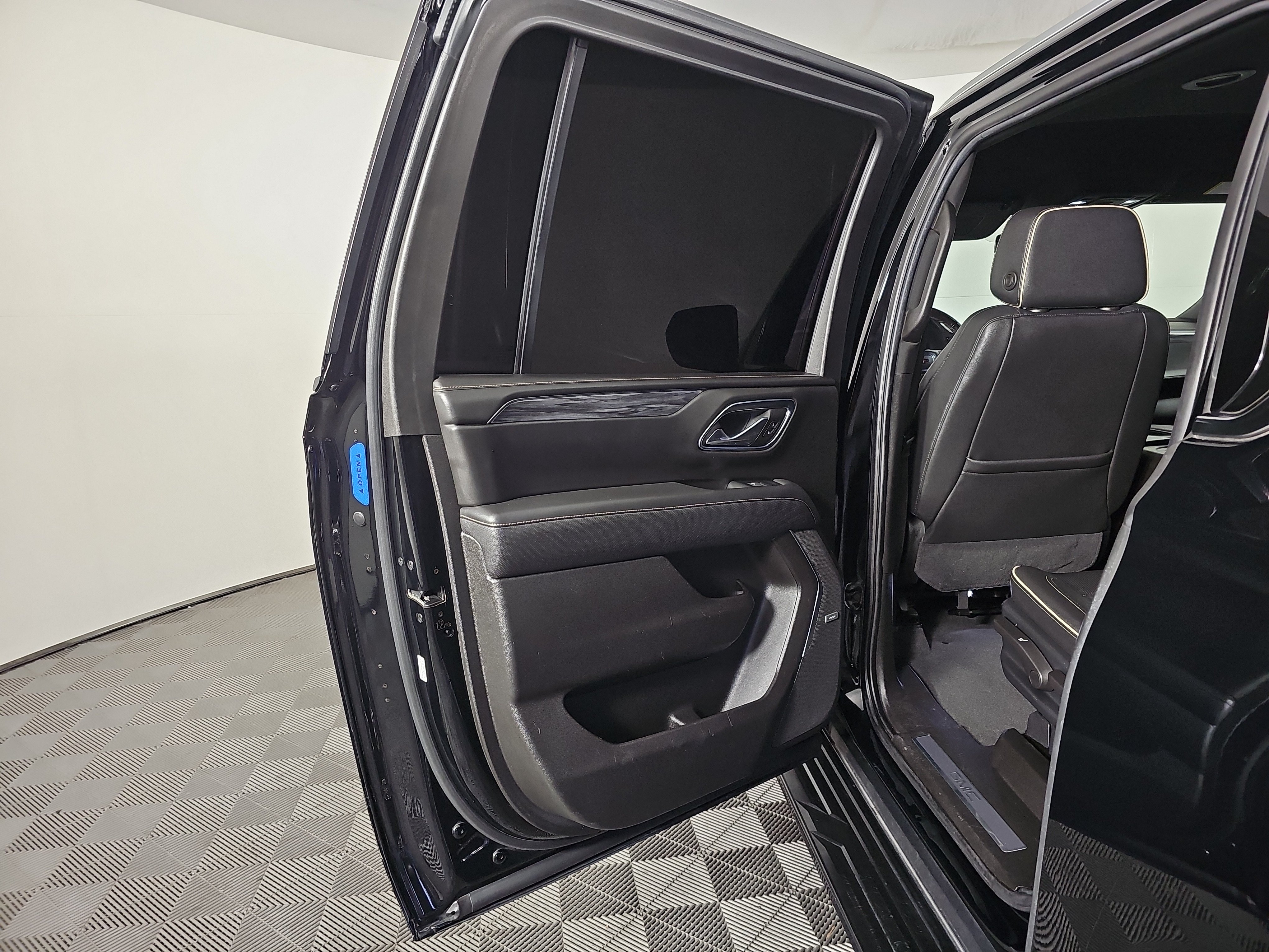Used 2021 GMC Yukon XL SLT AWD/4WD image 19