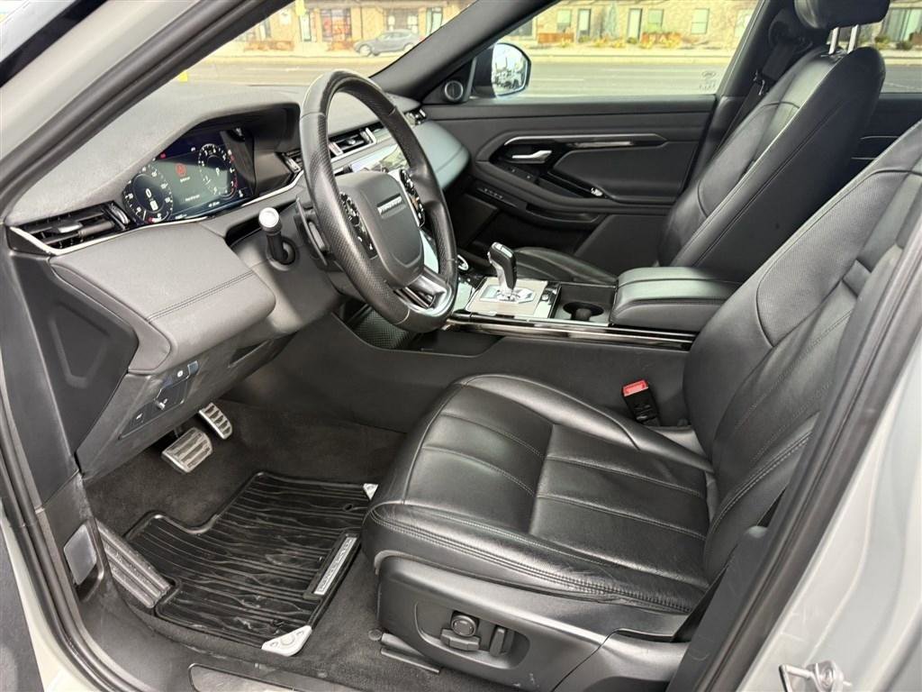 Used 2020 Land Rover Range Rover Evoque R-Dynamic SE image 18