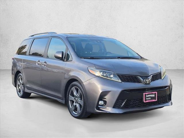 Used 2018 Toyota Sienna SE w/ SE Preferred Package FWD image 3