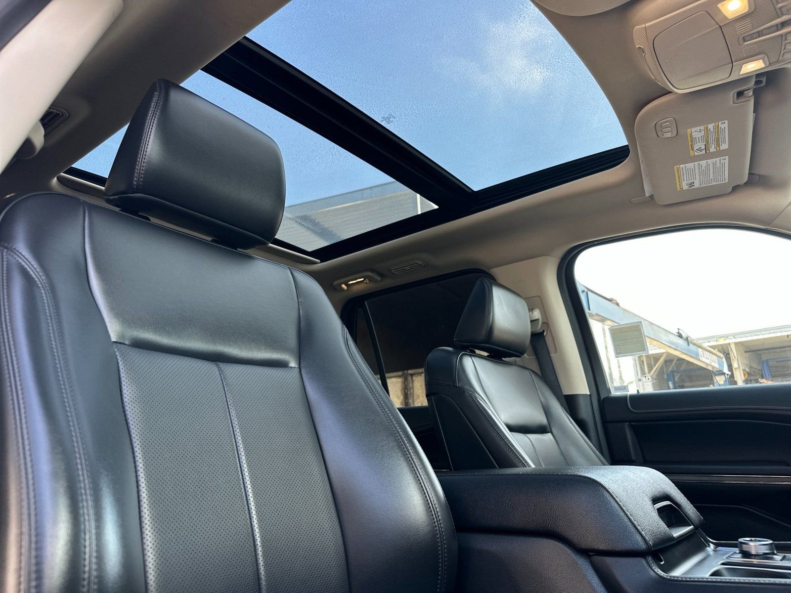 Used 2024 Ford Expedition XLT image 19