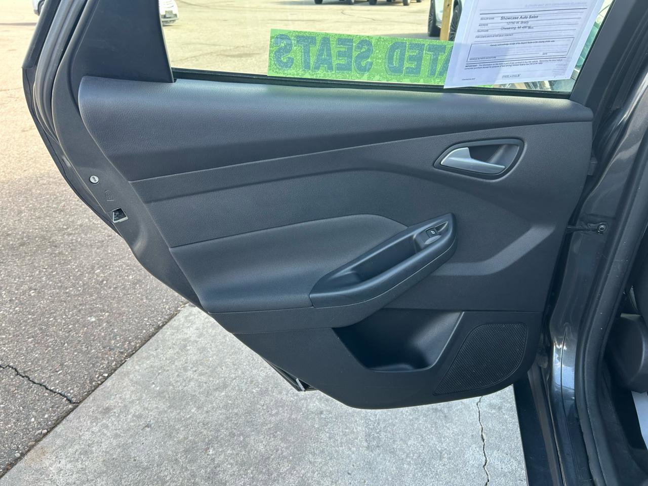 Used 2015 Ford Focus SE w/ Equipment Group 201A image 13