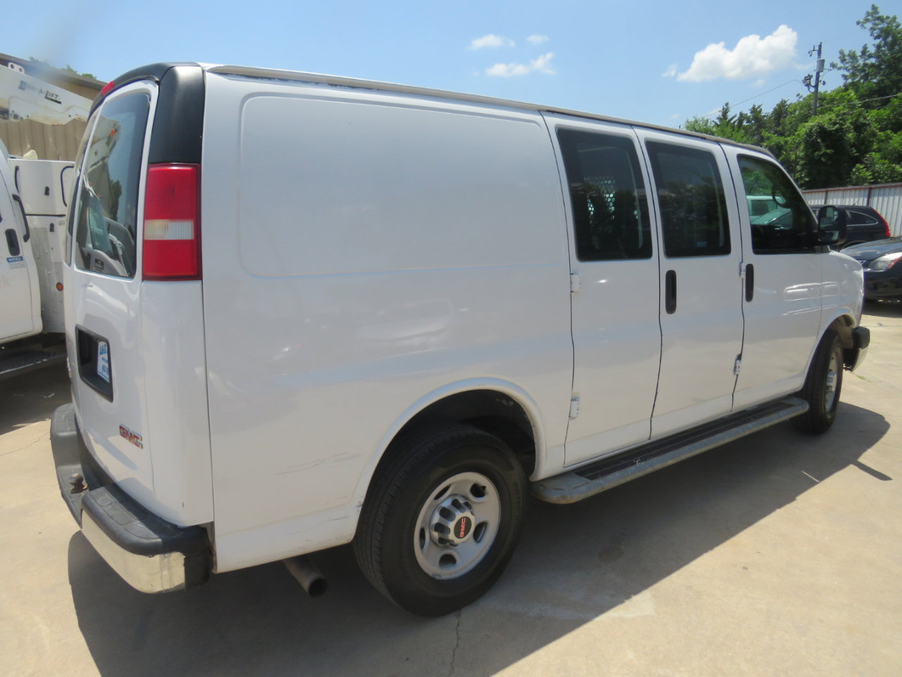 Used 2014 GMC Savana 2500 image 4